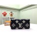 CRAFTY ZIPPRY WALLET